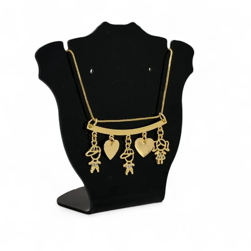 CORRENTE VENEZIANA CANGA COM DOIS CORAÇOES LISOS COM 3 BONECOS CRAVEJADO CRISTAL DOIS MENINOS E UMA MENINA- BANHADO A OURO 18K