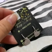 BRINCO CORAÇÃO PENDURADO COM MICRO ZIRCÔNIA CRISTAL- BANHADO A OURO 18K