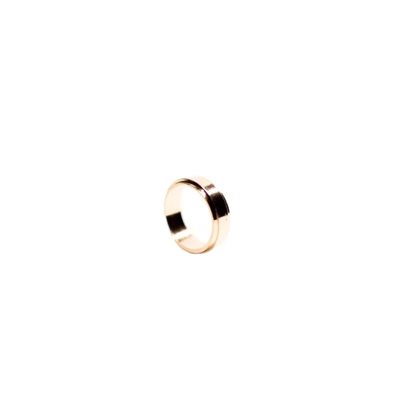 ALIANÇA LISA COM 2 CANALETAS 8MM QUADRADA Nª18 - BANHADO A OURO 18K