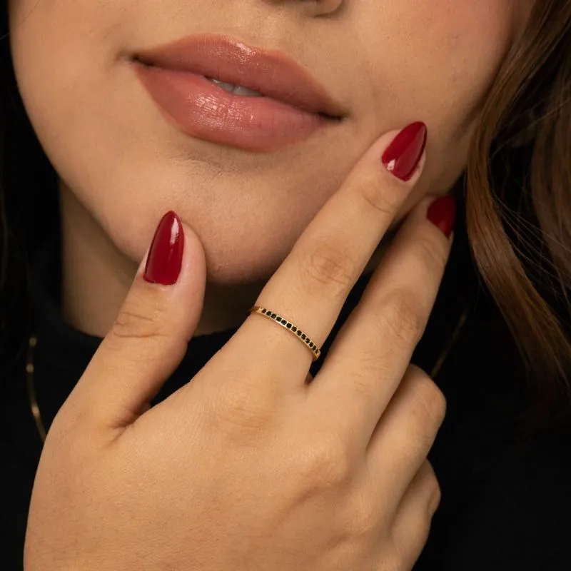 ANEL APARADOR COM MICRO ZIRCÔNIA CRAVEJADA QUADRADA PRETO Nº22- BANHADO A OURO 18K