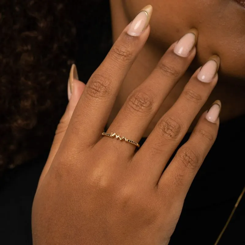 ANEL ARO COM ZIRCÔNIA PRETO + 5 CORAÇÃOZINHO PEQUENOS LISOS Nº18- BANHADO A OURO 18K