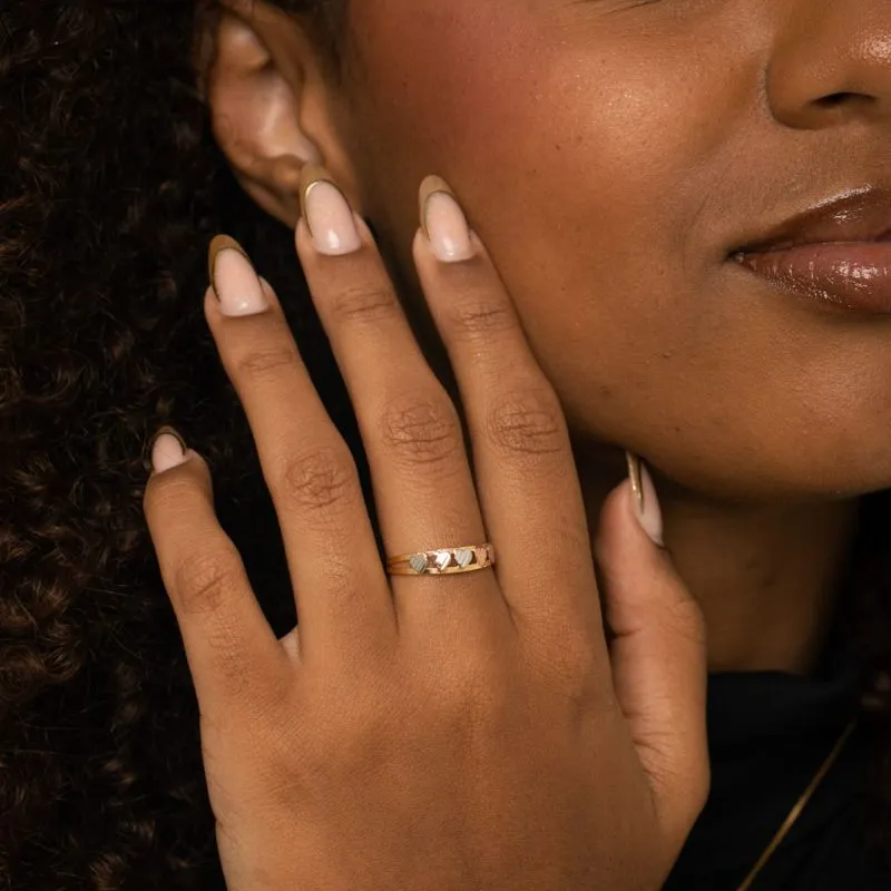 ANEL ARO DUPLO COM 5 CORAÇOES DIAMANTADO LISO 3 TONS ROSÉ, PRATA E OURO  Nº22 - BANHADO A OURO 18K