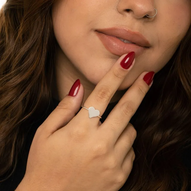 ANEL ARO LISO COM CHAPA DE CORAÇÃO Nº20- BANHADO A PRATA 925