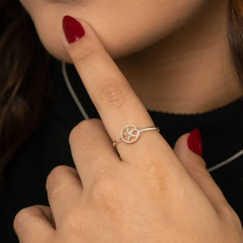 ANEL ARO LISO ESTRELA DO MAR LISA PONTILHADA Nº17 - BANHADO A PRATA 925