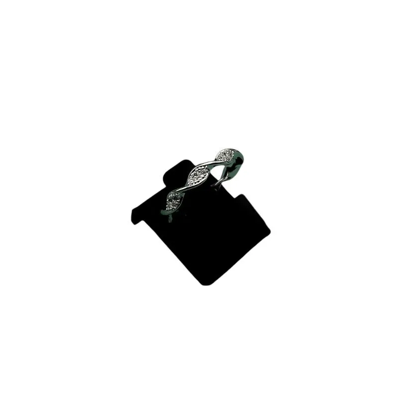 ANEL ARO TRANÇADO CRAVEJADO COM MICRO ZIRCÔNIA CRISTAL  Nº16- BANHADO PRATA 925