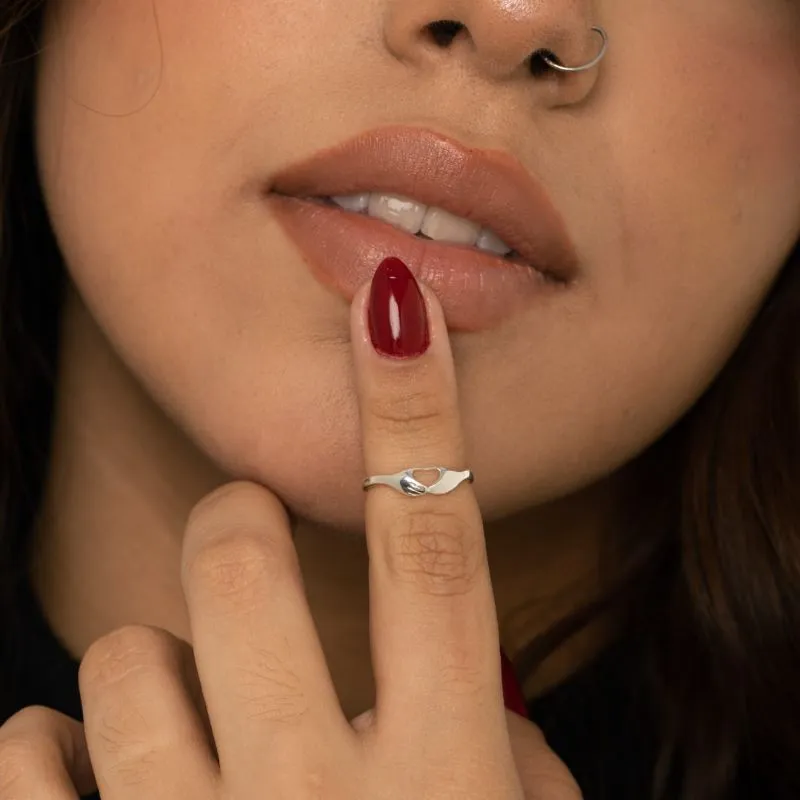 ANEL FALANGE MÃOS FAZENDO CORAÇÃO LISO Nº09 - BANHADO A PRATA 925