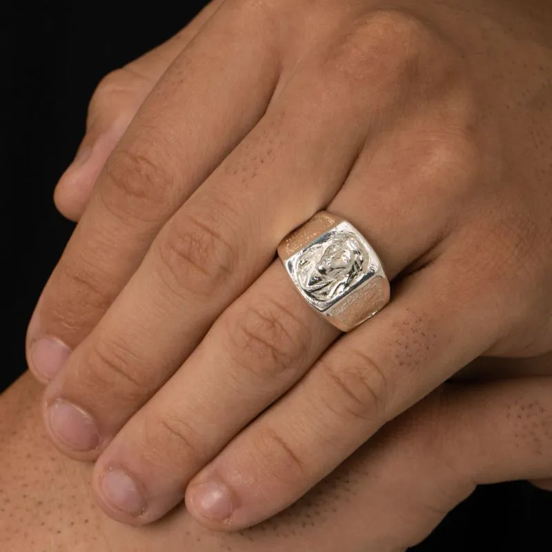 ANEL MASCULINO GRANDE COM A FACE DE CRISTO LISO Nº18 - BANHADO A PRATA 925