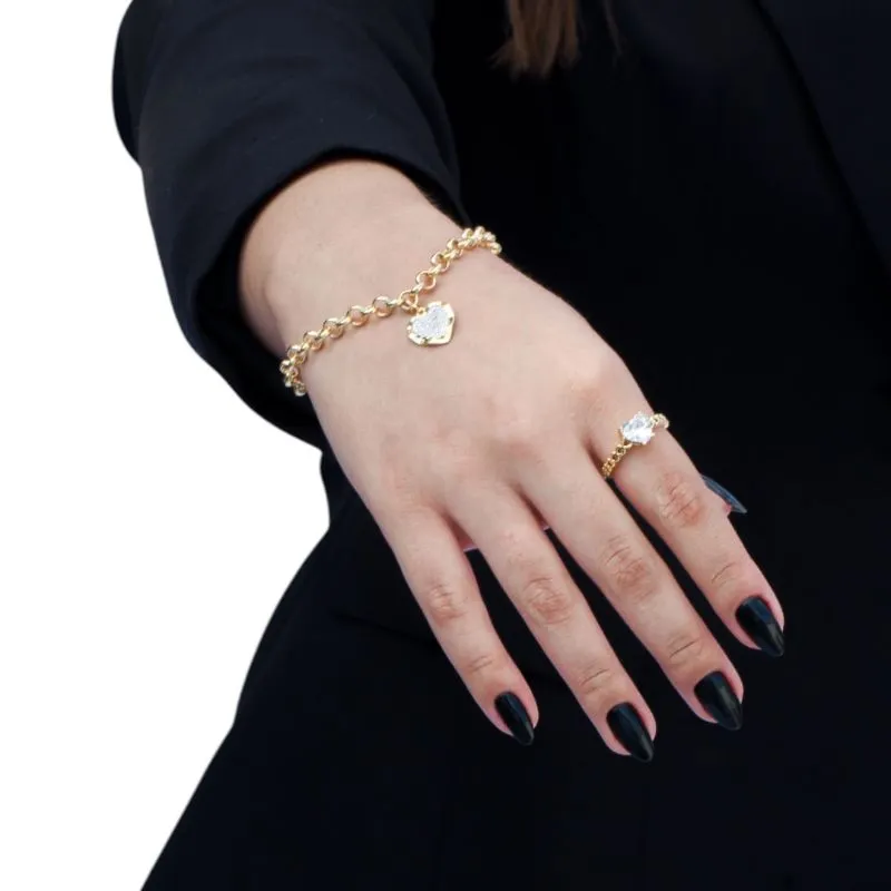 ANEL SOLITARIO COM CORAÇOES VAZADOS LISO E PEDRA CENTRAL ZIRCONIA CRISTAL CORAÇÃO Nº 23 BANHADO A OURO 18K