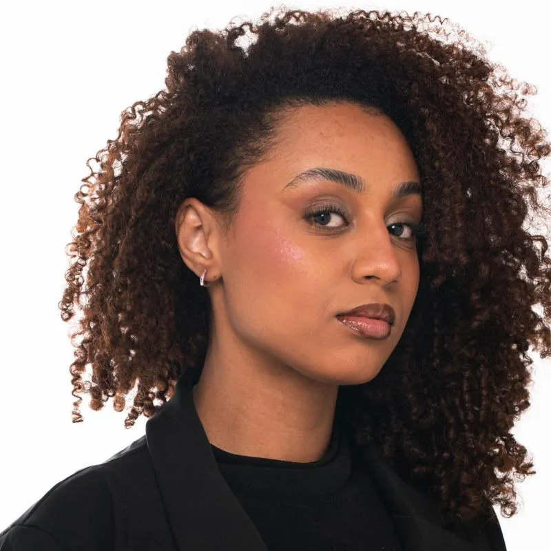 BRINCO ARGOLA TORTA COM MICRO ZIRCONIA PINK- BANHADO A PRATA 925