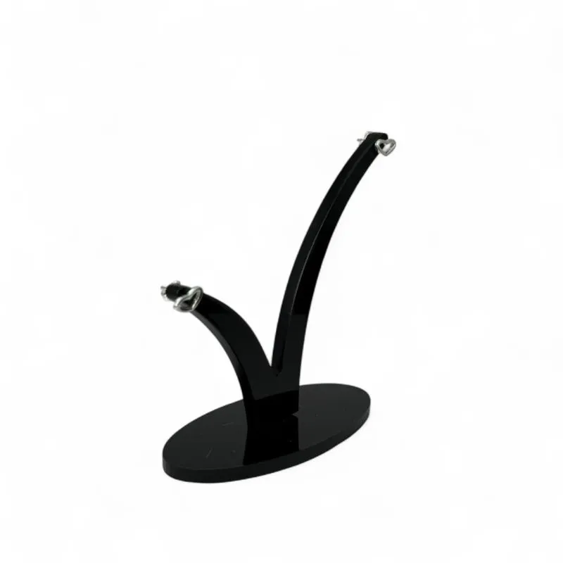 BRINCO PEQUENO CORAÇÃO TORTO VAZADO - BANHADO A PRATA 925