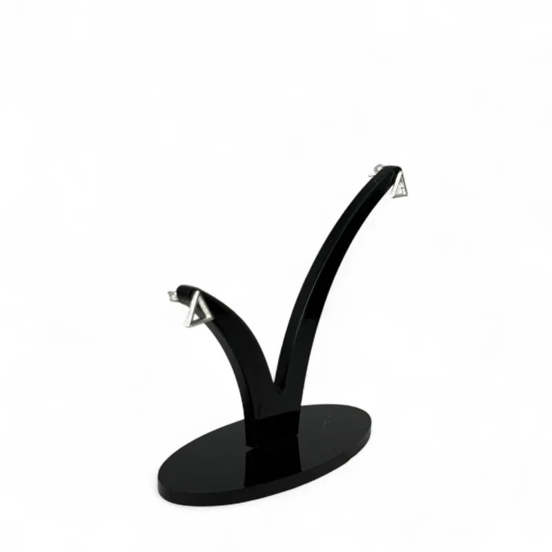 BRINCO PEQUENO TRIÂNGULO MÉDIO LISO - BANHADO A PRATA 925