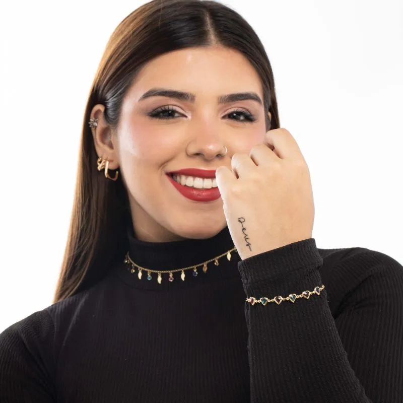 CHOKER CORRENTE ELO PORTUGUES FINO COM PONTO DE LUZ COLORIDO E FOLHA LISA COM EXTENSOR   - BANHADO A OURO 18K