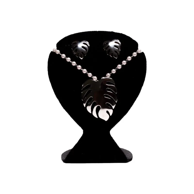 CONJUNTO DE PÉROLA COM FOLHA GRANDE COM EXTENSOR- BANHADO A RÓDIO BRANCO