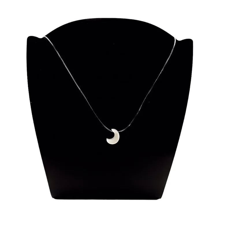 CORRENTE FIO DE SILICONE COM PINGENTE MADRÉROLA LUA  - BANHADO A OURO 18K