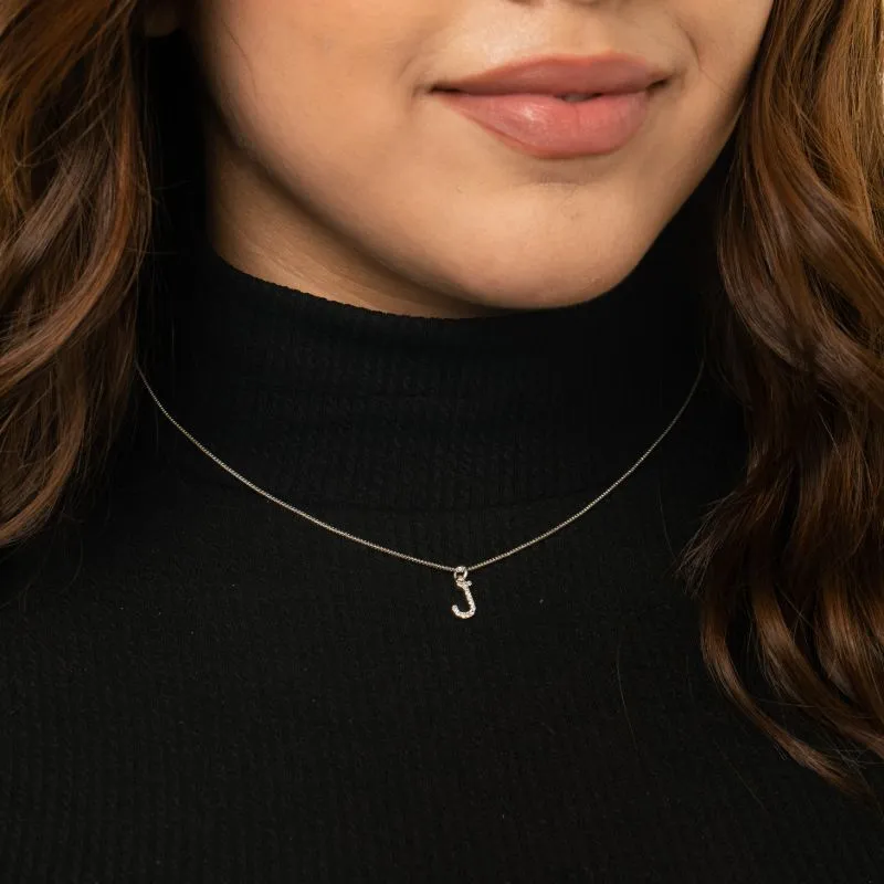 CORRENTE VENEZIANA COM INCIAL J PEQUENA CRAVEJADA EM MICRO ZIRCÔNIA CRISTAL - BANHADO A PRATA 925