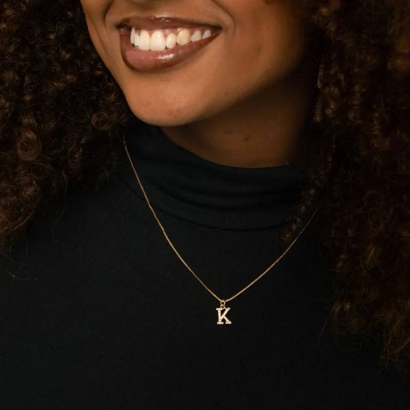 CORRENTE VENEZIANA COM INCIAL K PEQUENA CRAVEJADA EM MICRO ZIRCÔNIA CRISTAL - BANHADO A OURO 18K