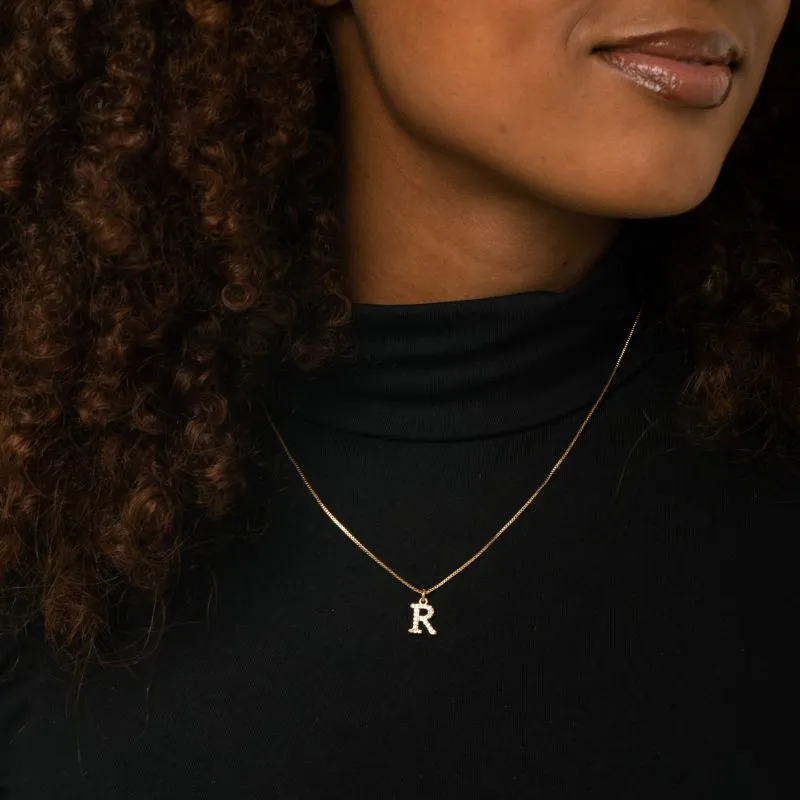 CORRENTE VENEZIANA COM INCIAL R PEQUENA CRAVEJADA EM MICRO ZIRCÔNIA CRISTAL - BANHADO A OURO 18K