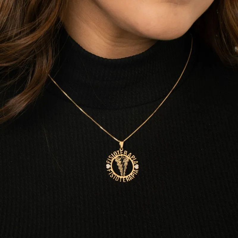 CORRENTE VENEZIANA COM MANDALA PROFISSÃO FISIOTERAPIA RESINADA E APLICAÇÃO DE RÓDIO BRANCO  - BANHADO A OURO 18K