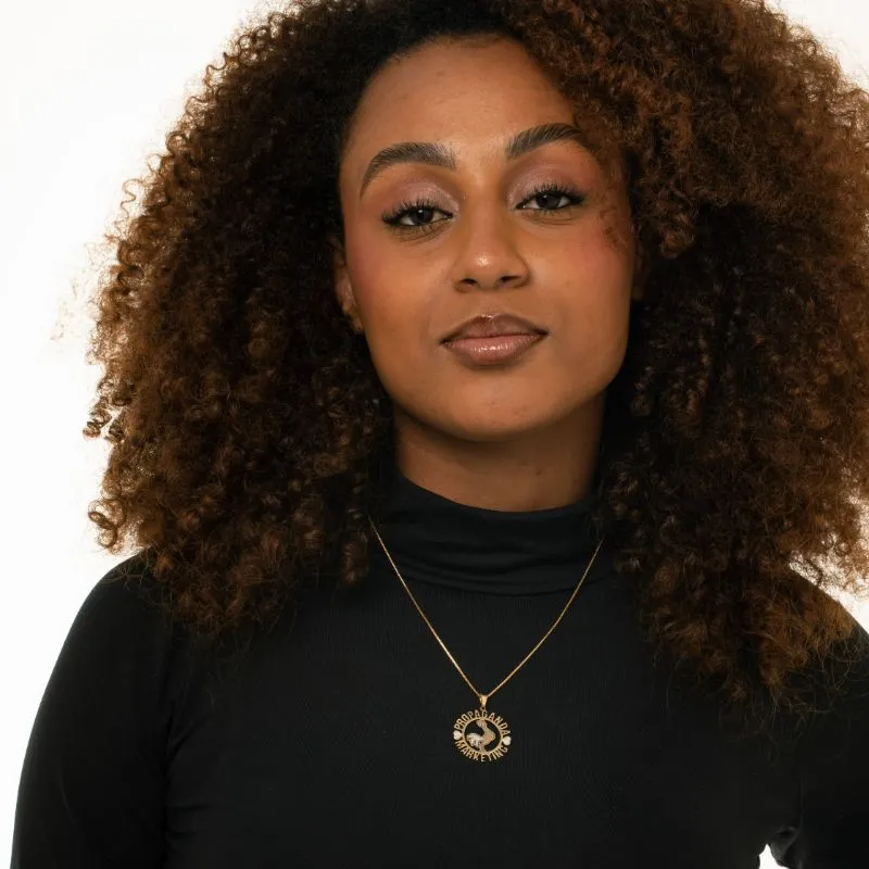 CORRENTE VENEZIANA COM MANDALA PROFISSÃO MARKETING E PROPAGANDA COM APLICAÇÃO DE RÓDIO BRANCO  - BANHADO A OURO 18K