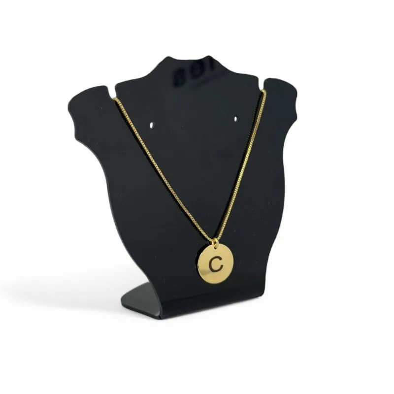 CORRENTE VENEZIANA COM PINGENTE MEDALHA GRAVAÇÃO A LASER E INICIAL C - BANHADO A OURO 18K