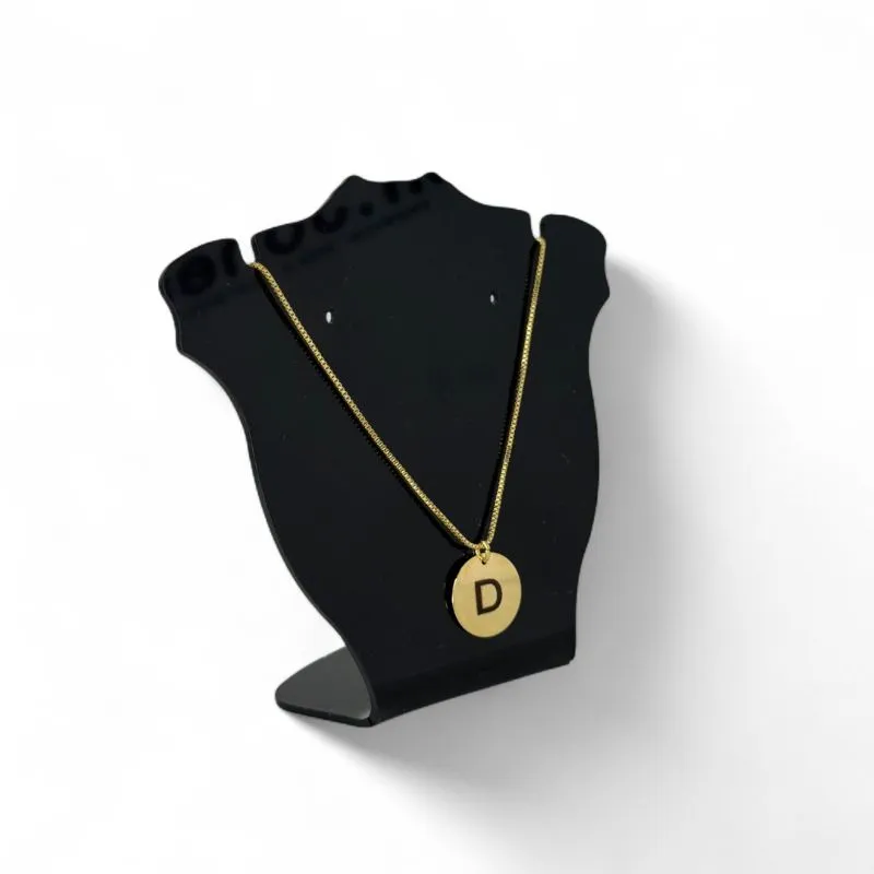 CORRENTE VENEZIANA COM PINGENTE MEDALHA GRAVAÇÃO A LASER E INICIAL D - BANHADO A OURO 18K