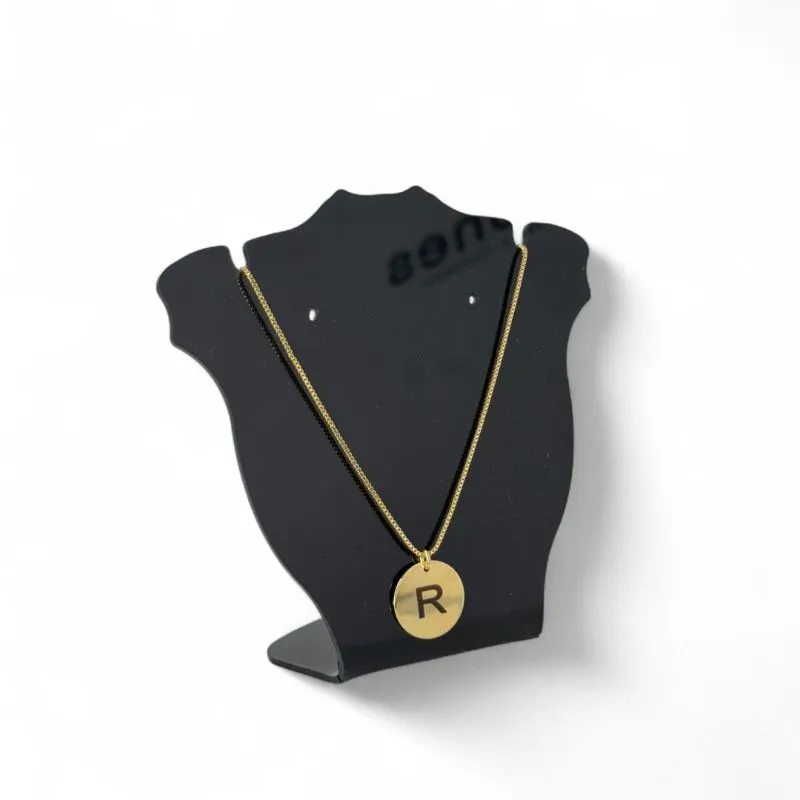 CORRENTE VENEZIANA COM PINGENTE MEDALHA GRAVAÇÃO A LASER E INICIAL R - BANHADO A OURO 18K