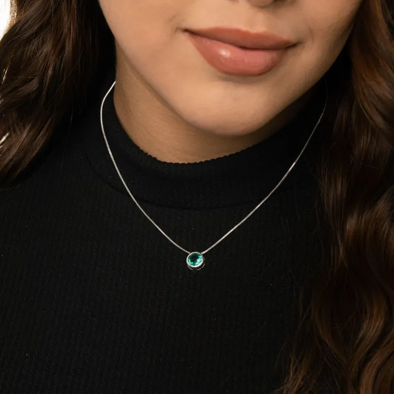 CORRENTE VENEZIANA COM PINGENTE REDONDO VERDE CLARO COM BORDA  - BANHADO A PRATA 925