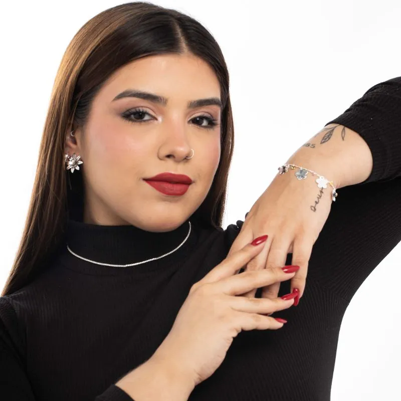 PULSEIRA COM PENDURICALHO MEDALHA FLOR E ZIRCONIA COLORIDA COM EXTENSOR - BANHADO A PRATA 925