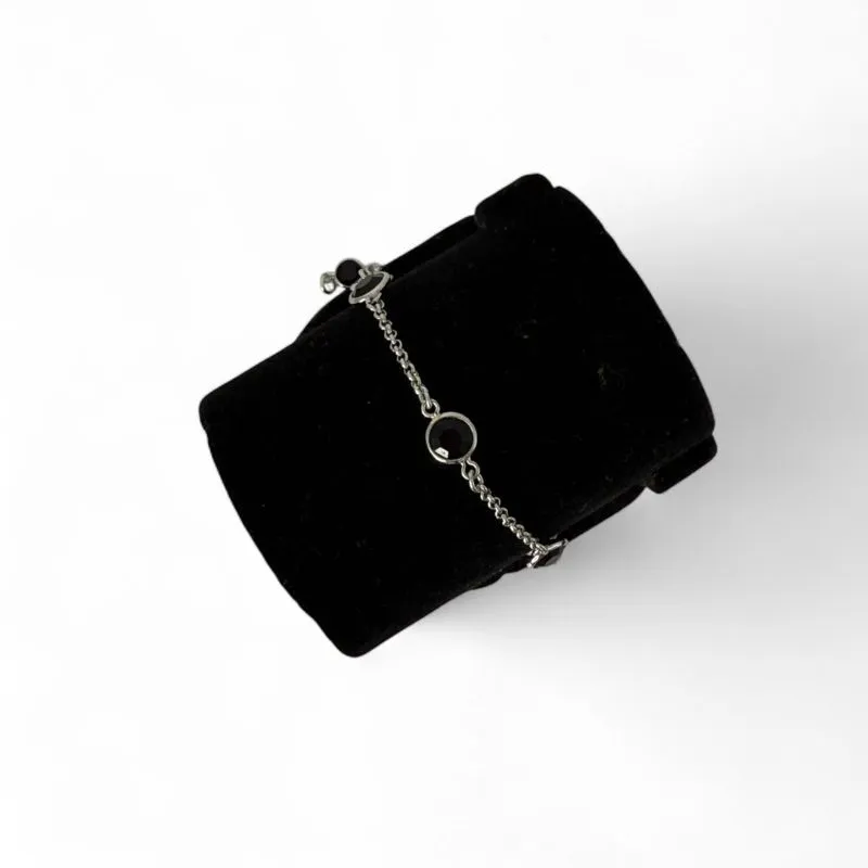 TORNOZELEIRA ELO PORTUGUES FINO COM PONTO DE LUZ ACRILICO PRETO- BANHADO A RÓDIO BRANCO