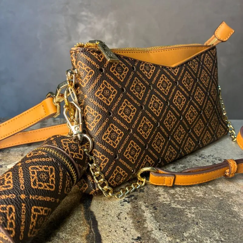 BOLSA MARROM E CARAMELO MONOGRAMA COM ZIRCÔNIA + ALÇA REMOVIVEL E CHAVEIRO COPINHO CHENSON