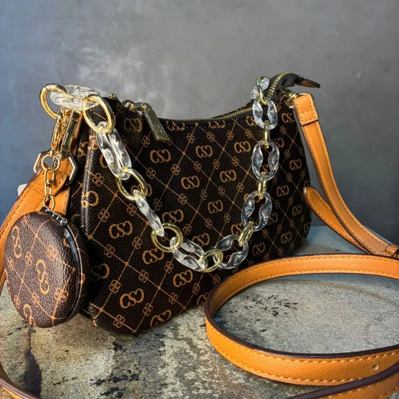 BOLSA MARROM MONOGRAMA + ALÇA CORRENTE + ALÇA REMOVIVEL E CHAVEIRO ESPELHO CHENSON