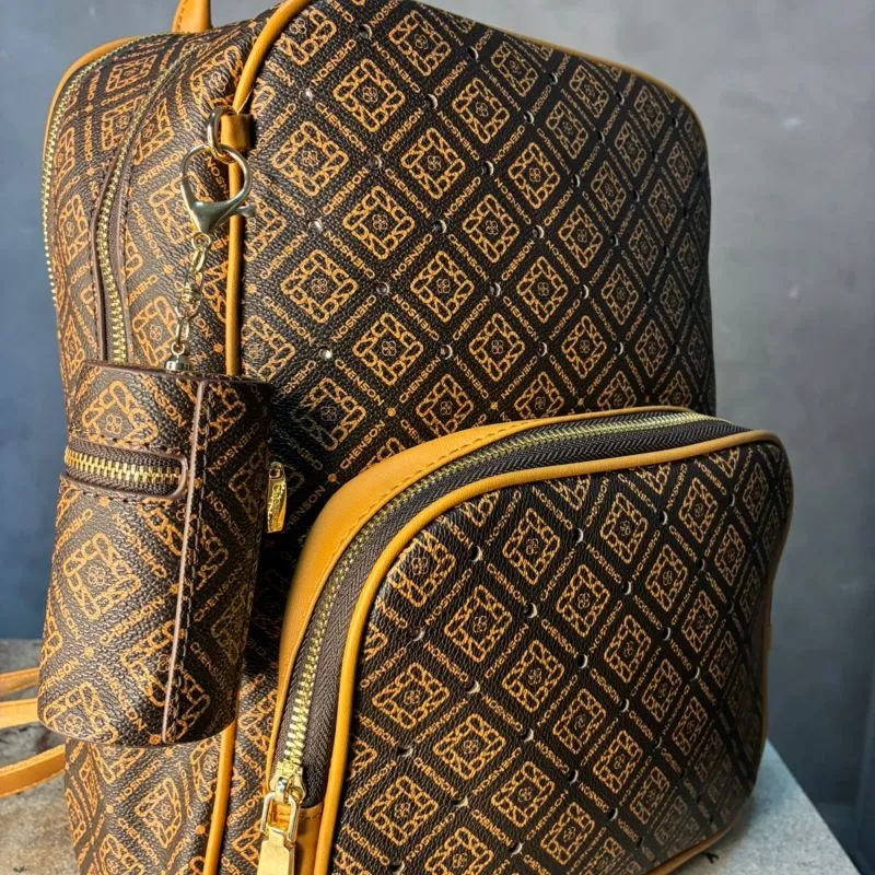 BOLSA MOCHILA QUADRICULADA COM ZIRCÔNIA + CHAVEIRO PORTA MOEDAS CHENSON