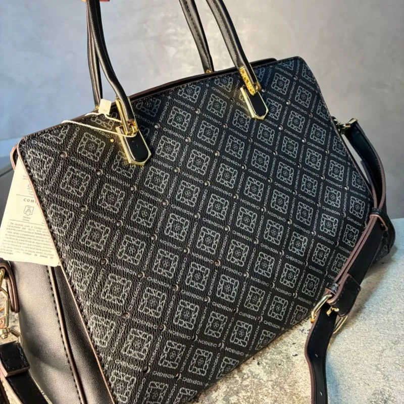 BOLSA PRETA MONOGRAMA COM ZIRCÔNIA + ALÇA REMOVIVEL E CHAVEIRO COPINHO CHENSON