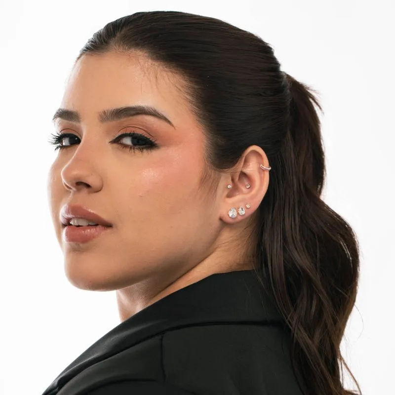 BRINCO PONTO DE LUZ DE TARRACHA GOTA COM 4 GARRAS CRISTAL PEQUENO - BANHADO A OURO 18K