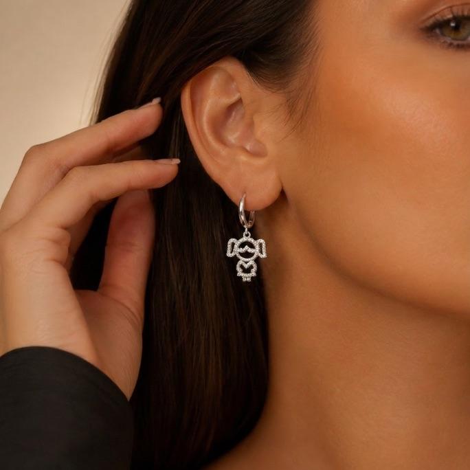 BRINCO ARGOLA DE CLICK MENINA VAZADO LISO - BANHADO A PRATA 925