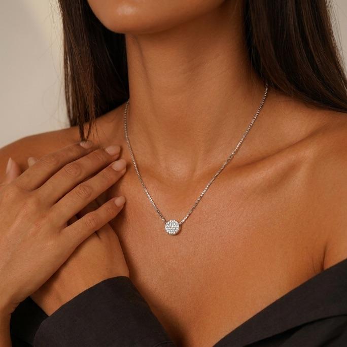 CORRENTE VENEZIANA COM PINGENTE OVAL CRAVEJADA EM MICRO ZIRCONIA CRISTAL E EXTENSOR - BANHADO A PRATA 925