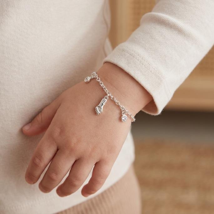 PULSEIRA INFANTIL ELO PORTUGUES FINO COM PENDURICALHO FIGA E  PONTO DE LUZ ZIRCÔNIA CRISTAL COM EXTENSOR - BANHADO A PRATA 925