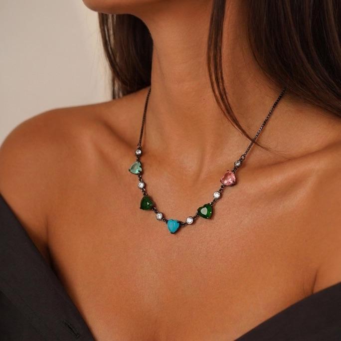 CHOKER CORAÇÃO COLORS CINTILANTE SISTEMA GRAVATINHA ( REGULÁVEL ) - BANHADO A RÓDIO NEGRO