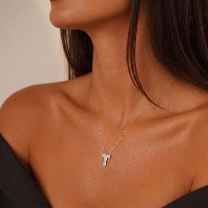 CORRENTE FIO DE SILICONE COM PINGENTE  INCIAL T SIMPLES - BANHADO A PRATA 925