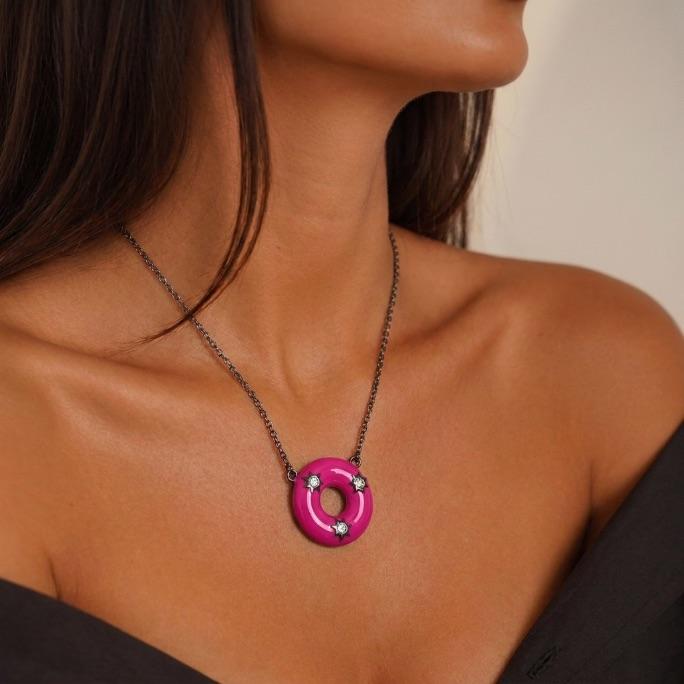 CORRENTE REDONDA ESMALTADA PINK COM EXTENSOR- BANHADA A RÓDIO NEGRO