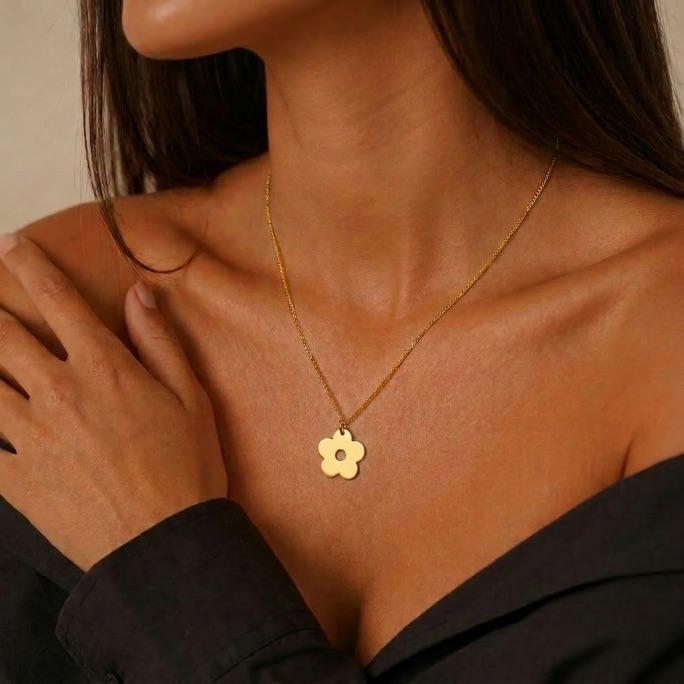 CORRENTE VENEZIANA  FLOR VAZADO LISO COM EXTENSOR - BANHADO A OURO 18K