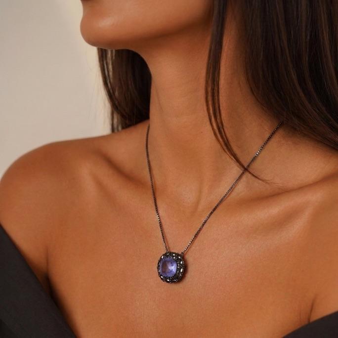 CORRENTE VENEZIANA PINGENTE QUADRADO PEDRA FUSION ROXA COM ZIRCONIA NEGRA COM EXTENSOR- BANHADO A RÓDIO NEGRO