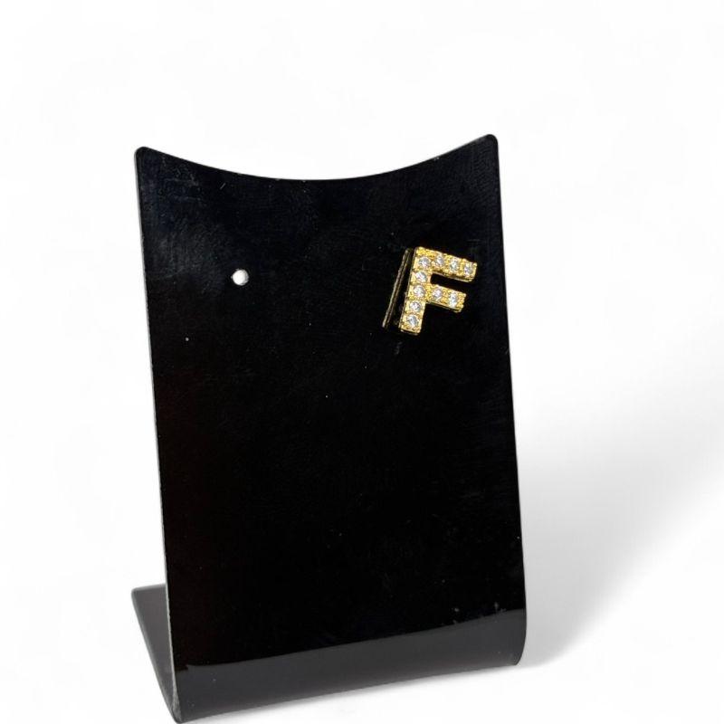 PINGENTE PARA MASCARA COM INICIAL F CRAVEJADO - BANHADO A OURO 18K