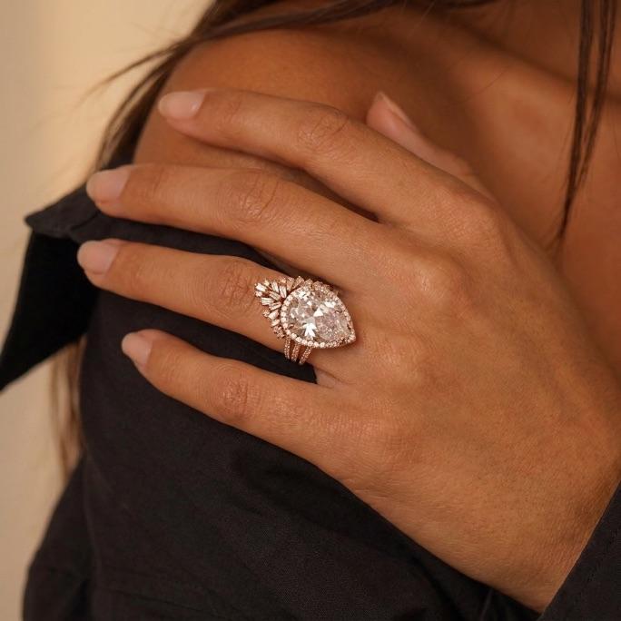 ANEL GOTA ZIRCONIA TRABALHADA COM ARO CRAVEJADO DE NAVETE Nª16-BANHADO A OURO 18K