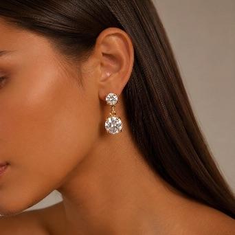 BRINCO ZIRCONIA COM PONTO DE LUZ PENDURADO GRANDE- BANHADO A OURO 18K