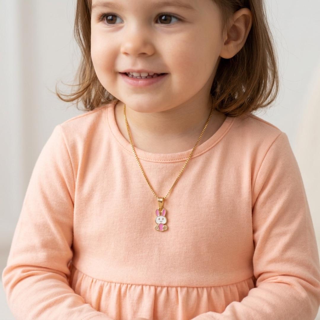 CORRENTE INFANTIL 45CM COELHO RESINADO - BANHADO A OURO 18K
