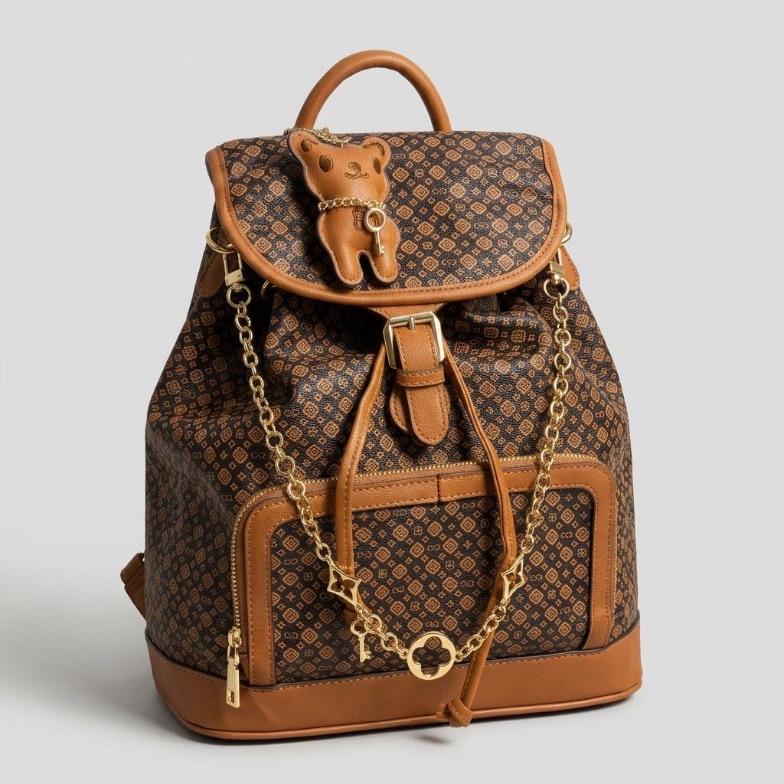 MOCHILA MARROM/CARAMELO  MONOGRAMA SACO  + CHAVEIRO MONOGRAMA E CHAVEIRO USO CHENSON